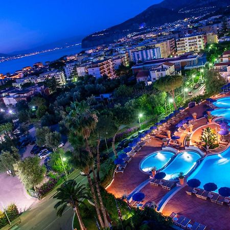 Hilton Sorrento Palace Bagian luar foto