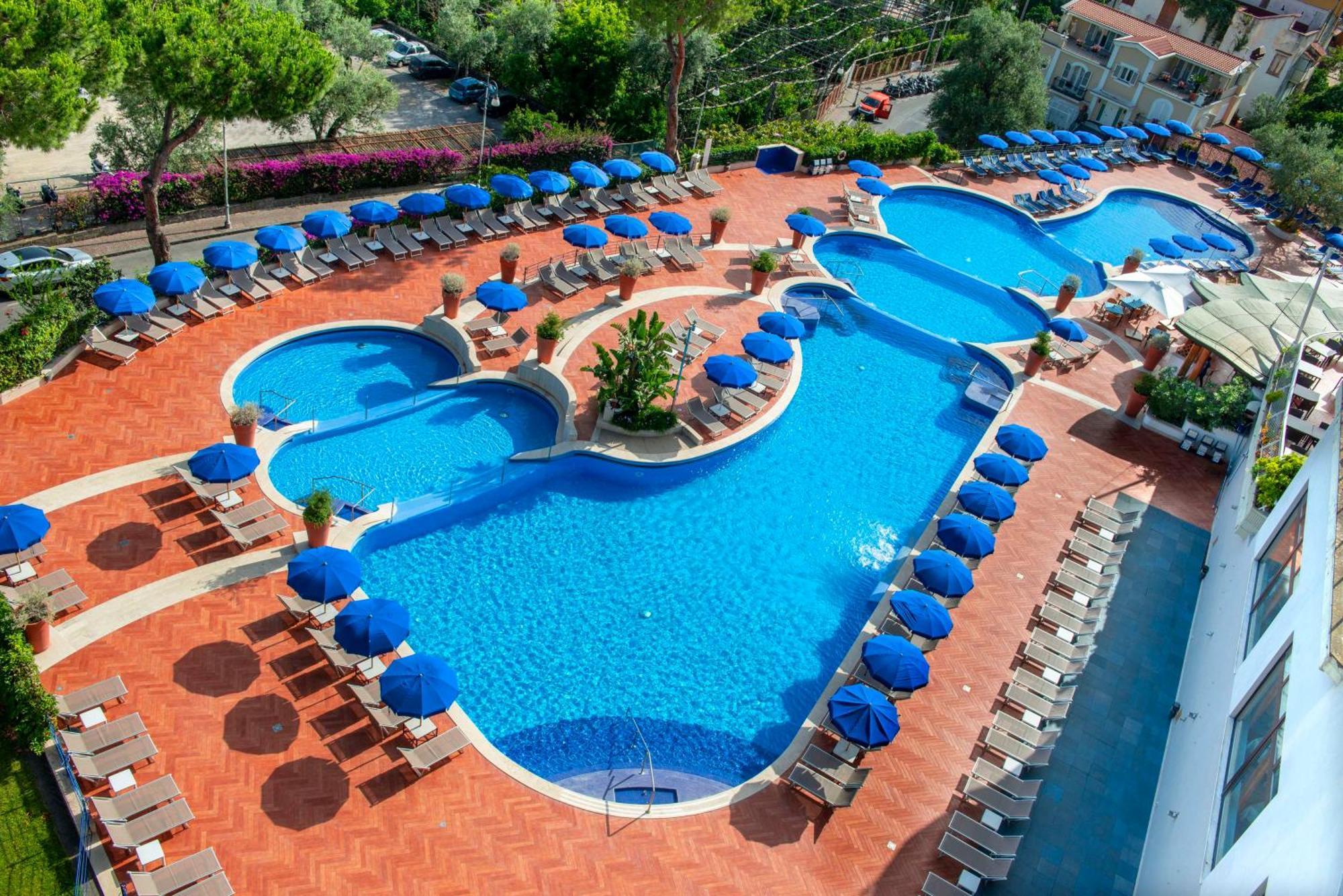 Hilton Sorrento Palace Bagian luar foto