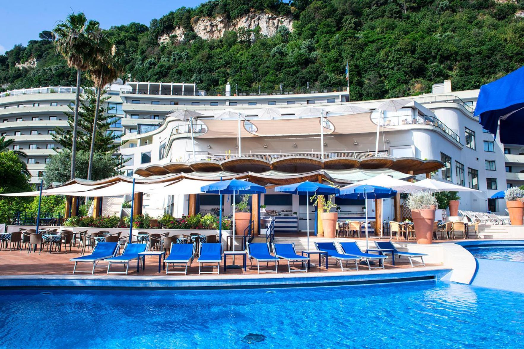 Hilton Sorrento Palace Bagian luar foto