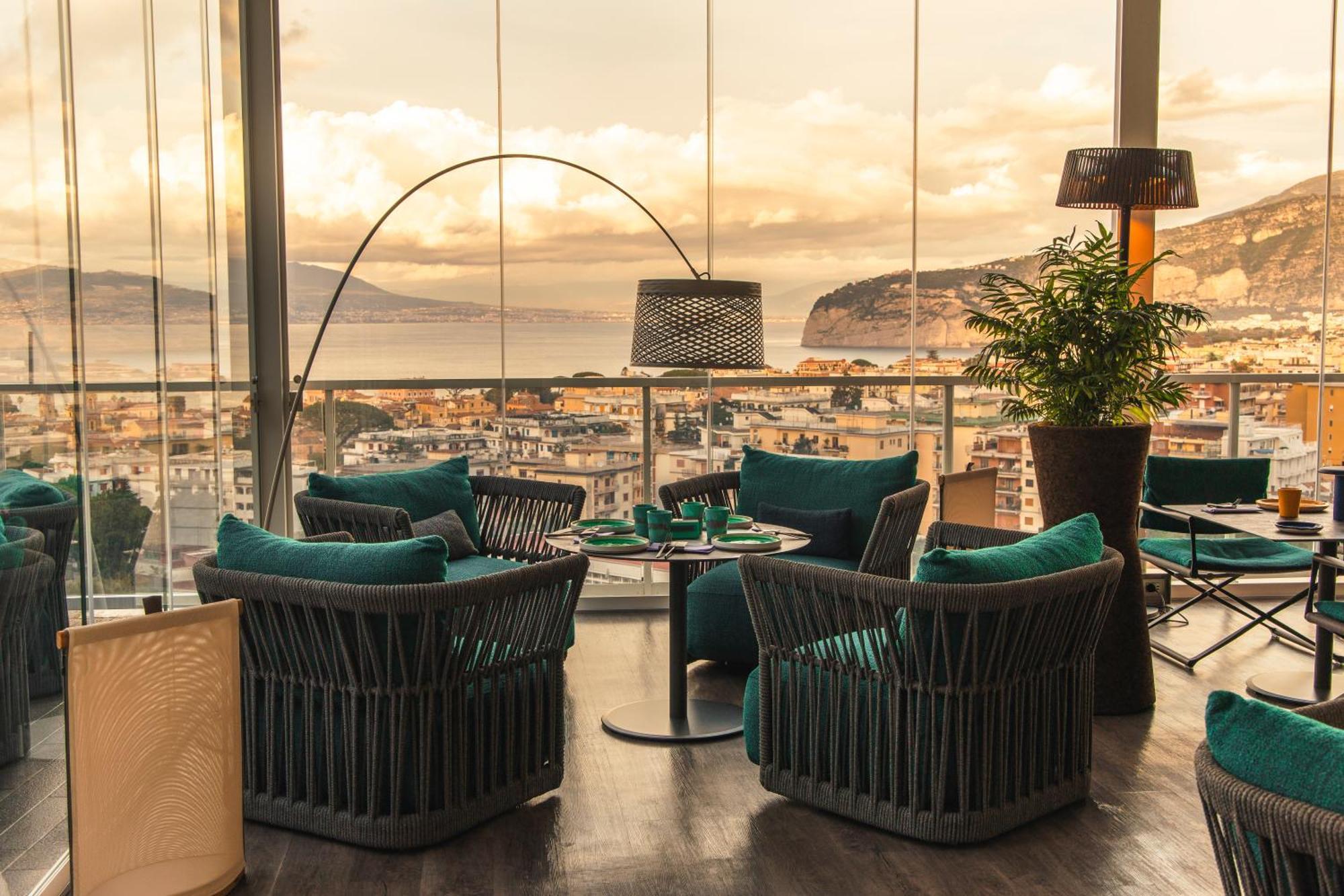 Hilton Sorrento Palace Bagian luar foto