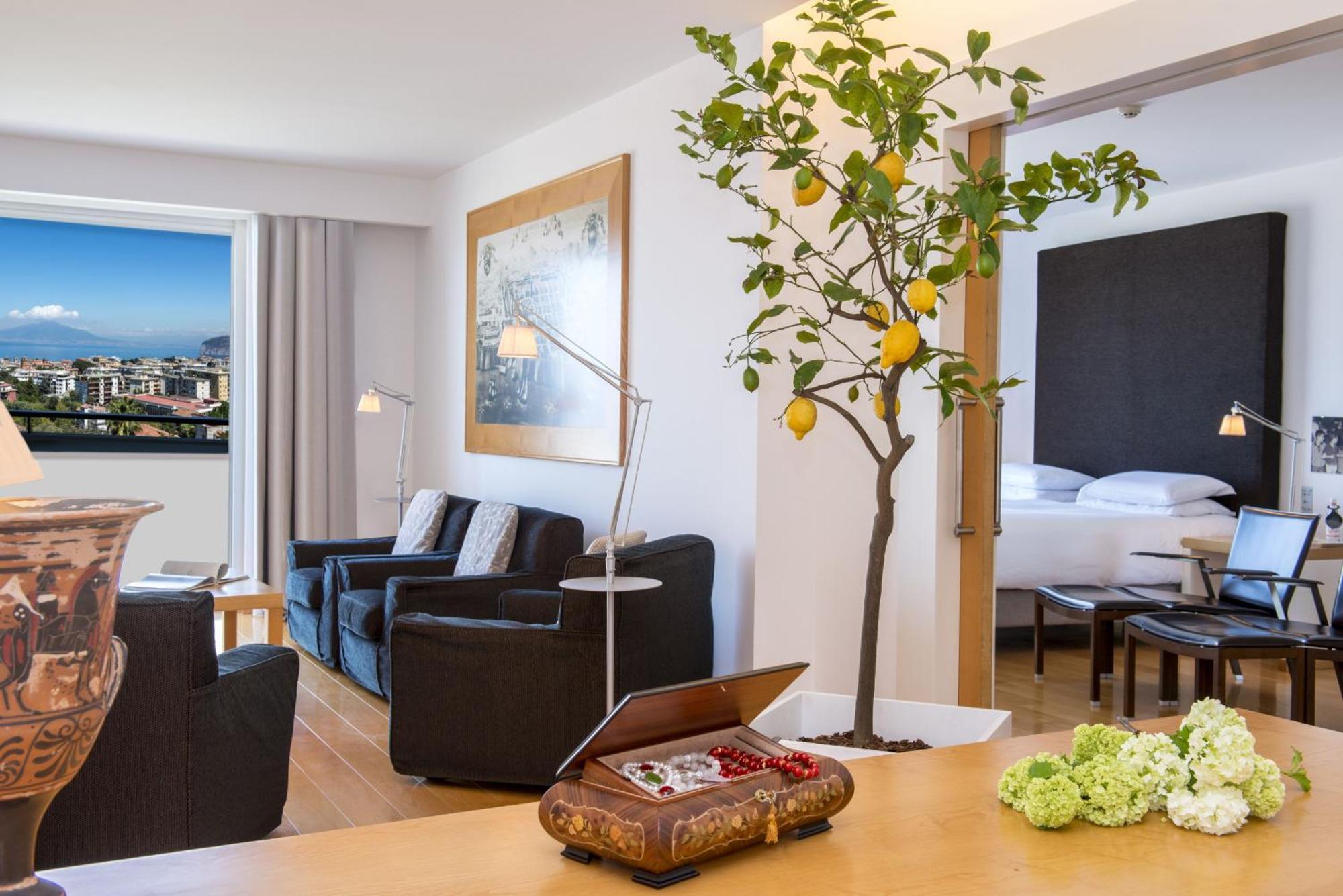 Hilton Sorrento Palace Bagian luar foto