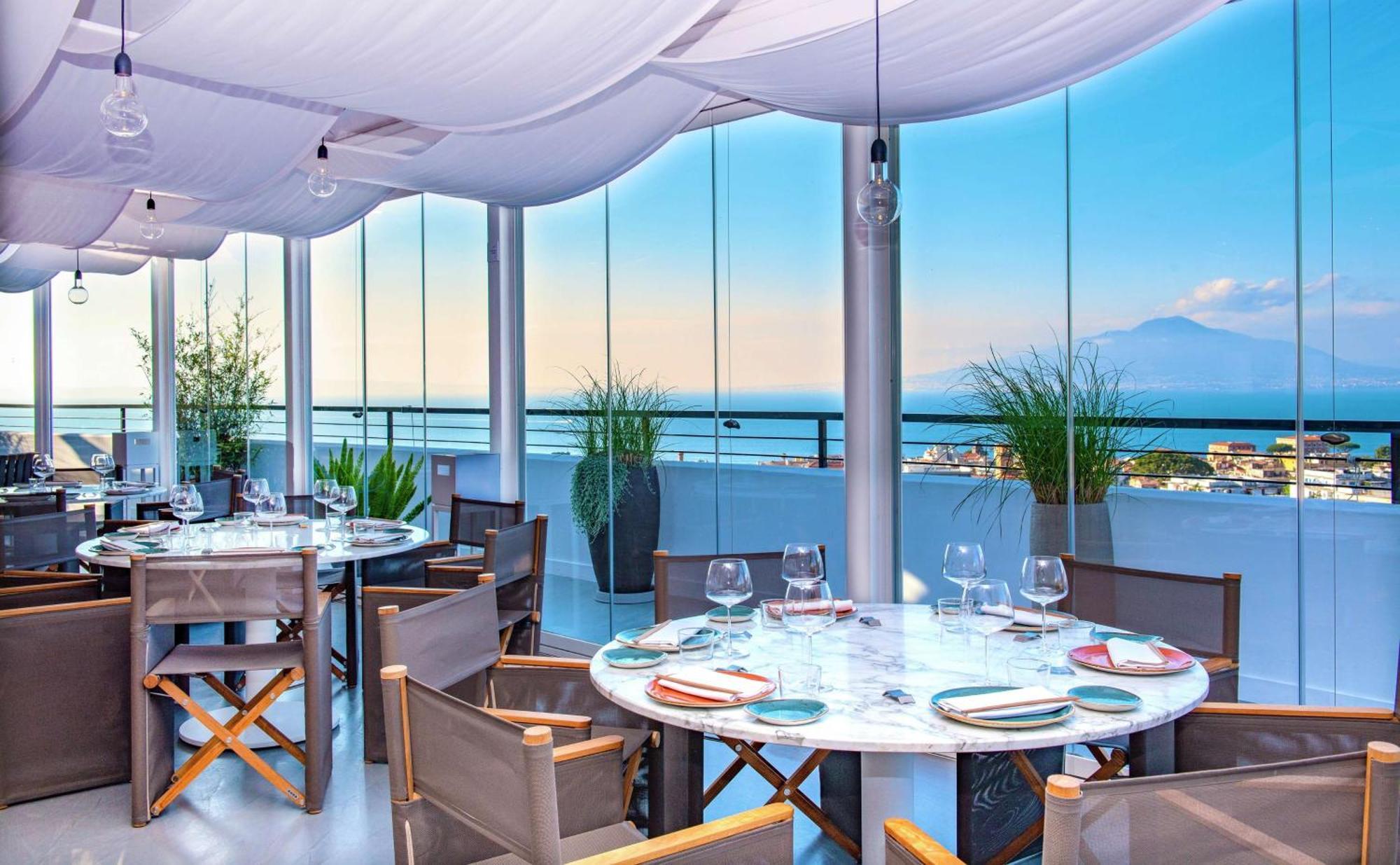 Hilton Sorrento Palace Bagian luar foto