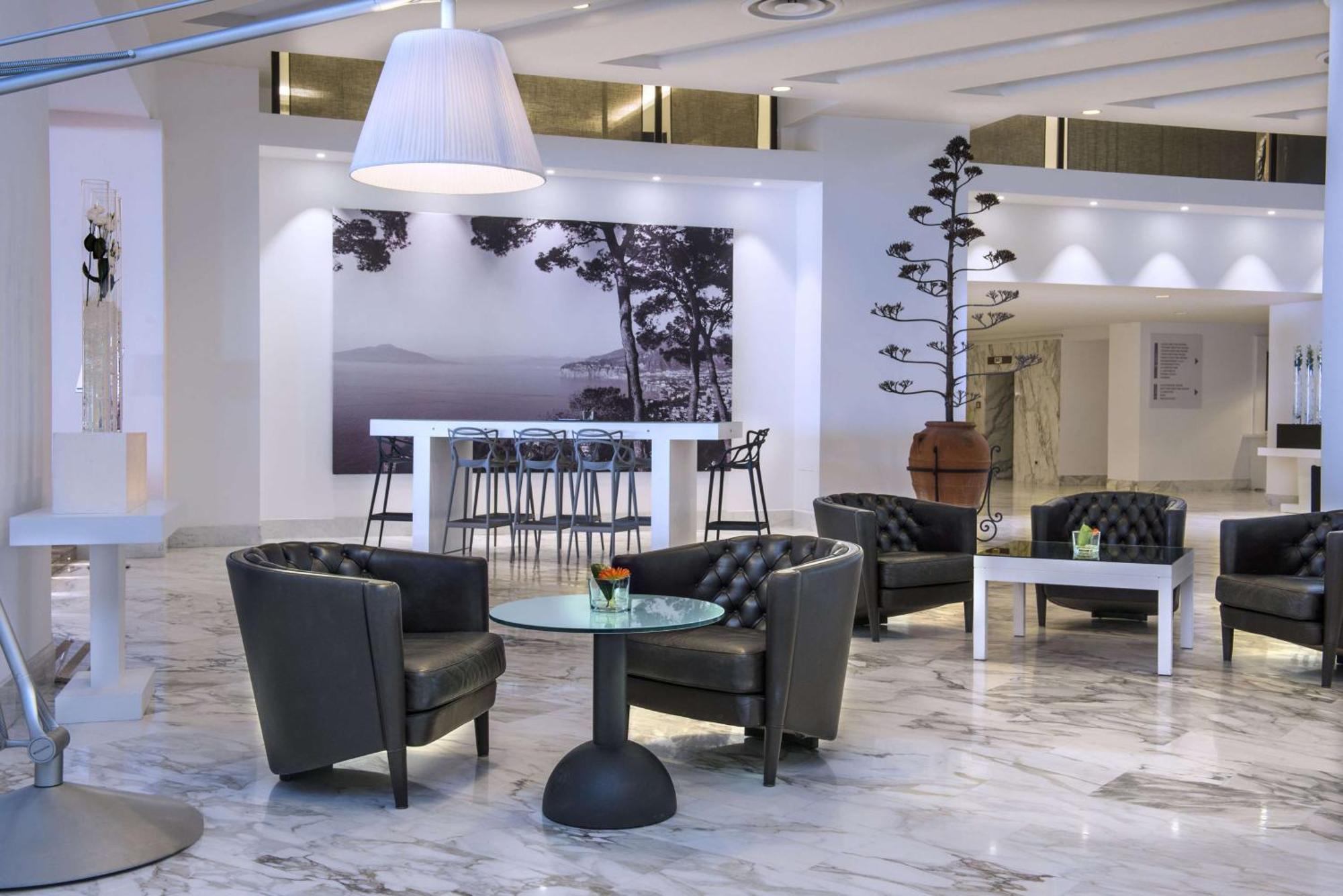 Hilton Sorrento Palace Bagian luar foto