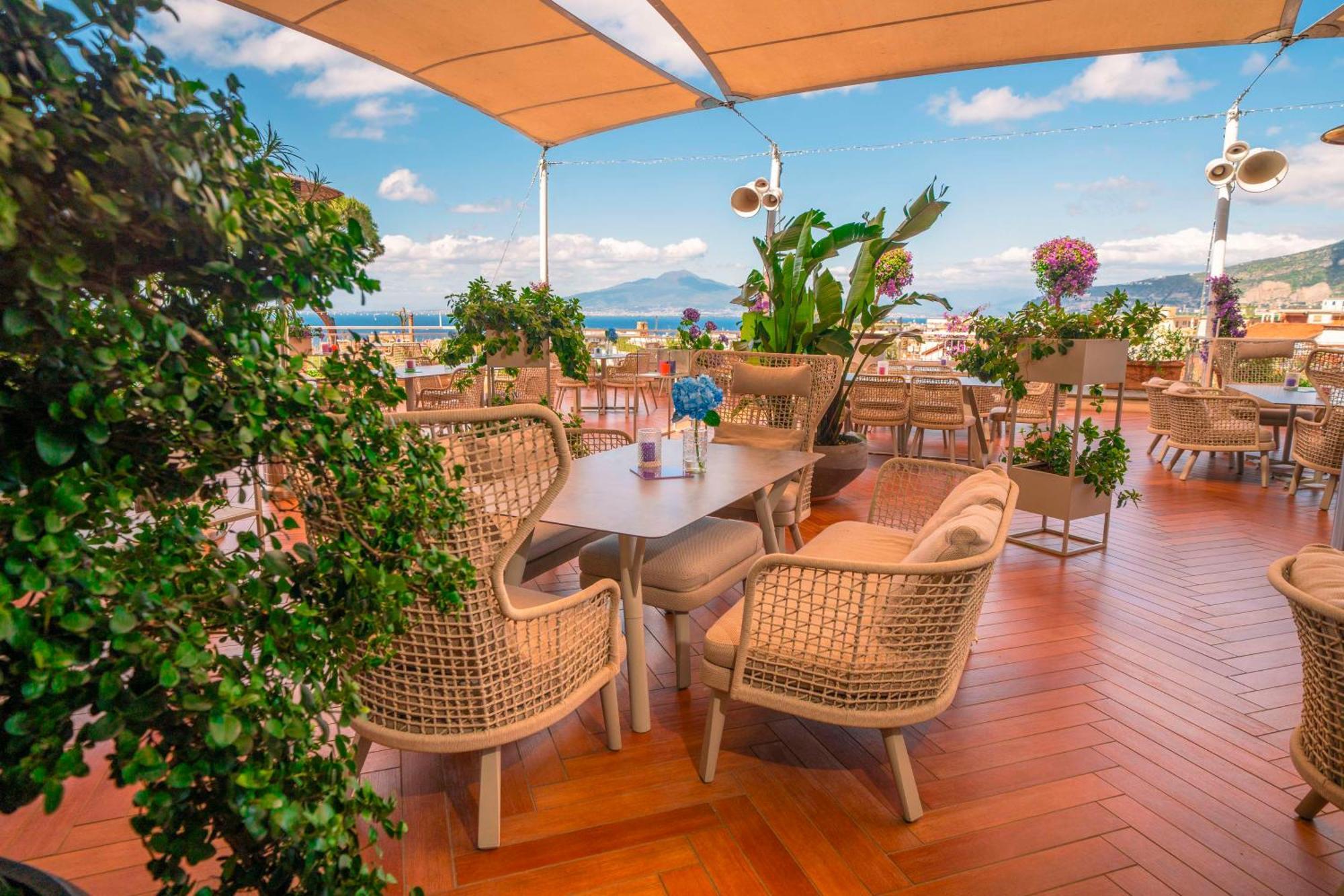 Hilton Sorrento Palace Bagian luar foto
