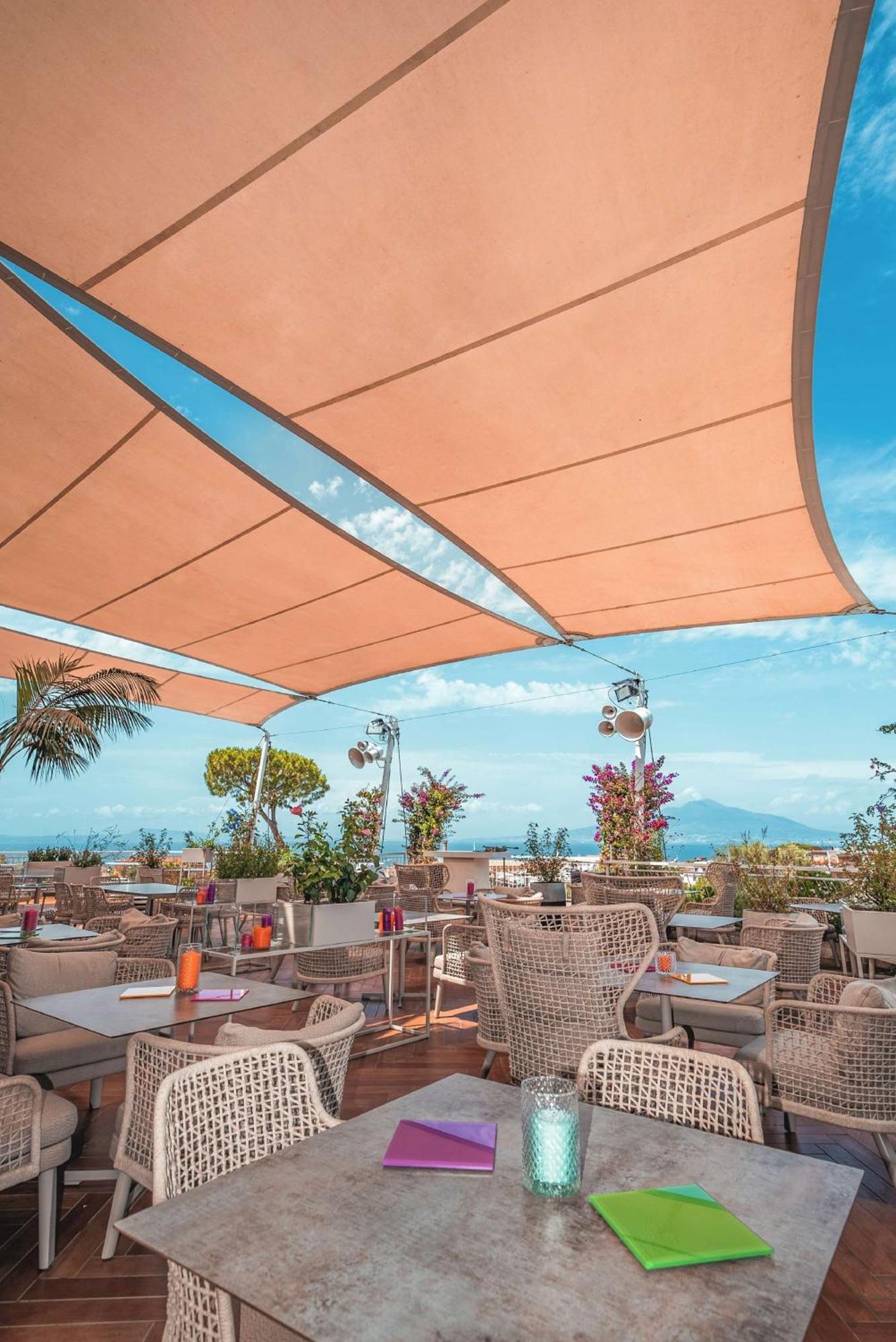 Hilton Sorrento Palace Bagian luar foto