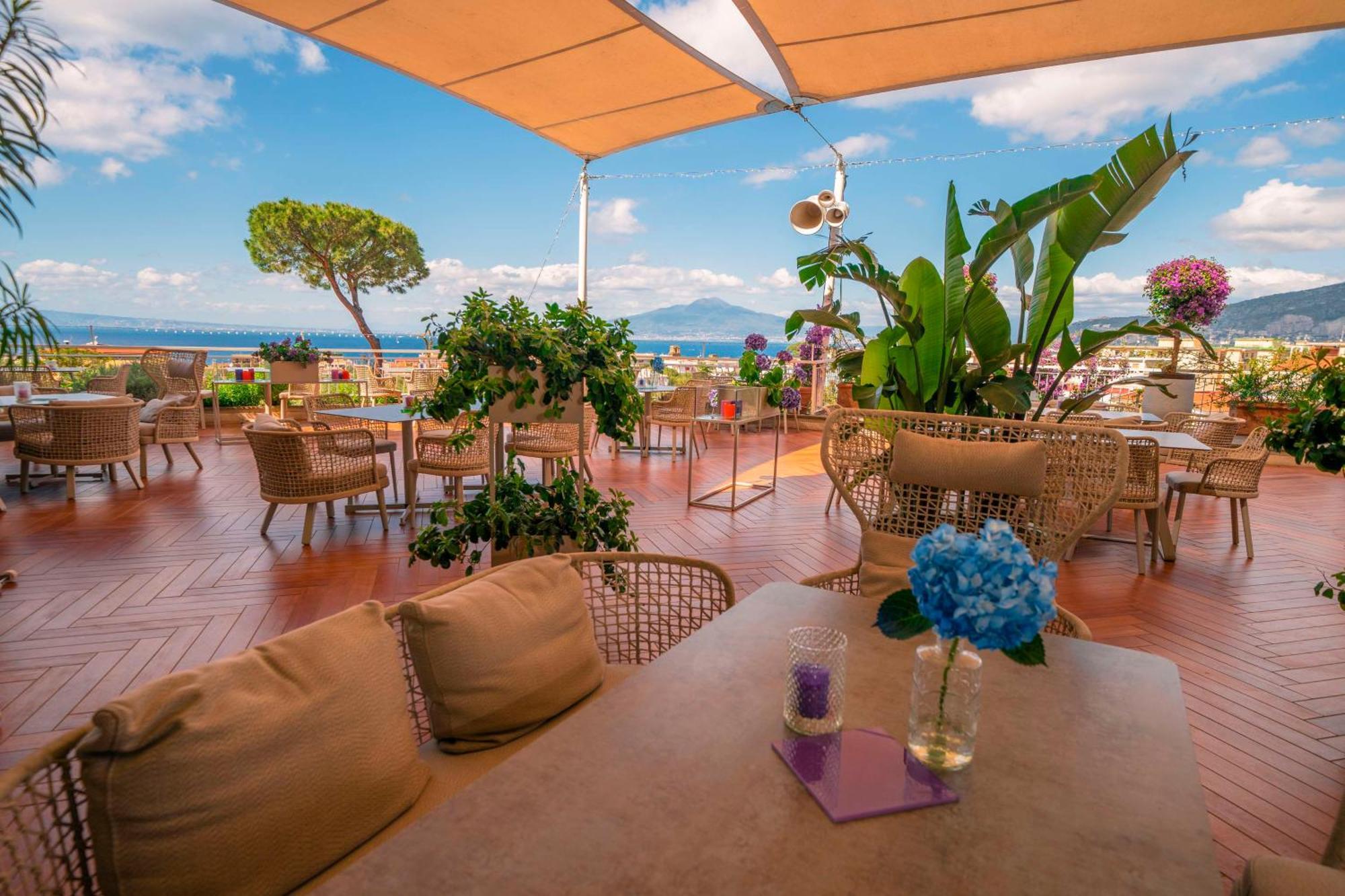 Hilton Sorrento Palace Bagian luar foto