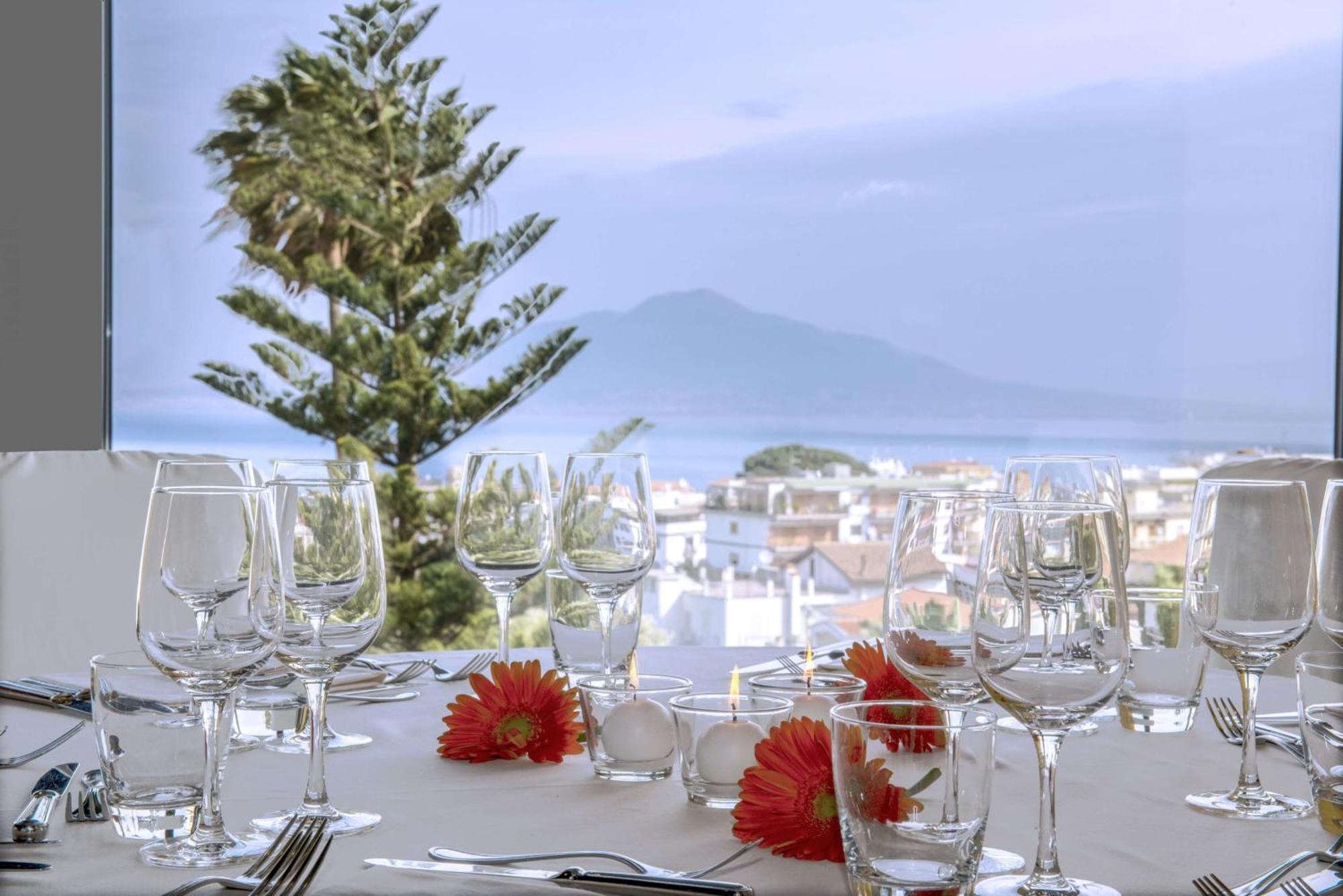 Hilton Sorrento Palace Bagian luar foto