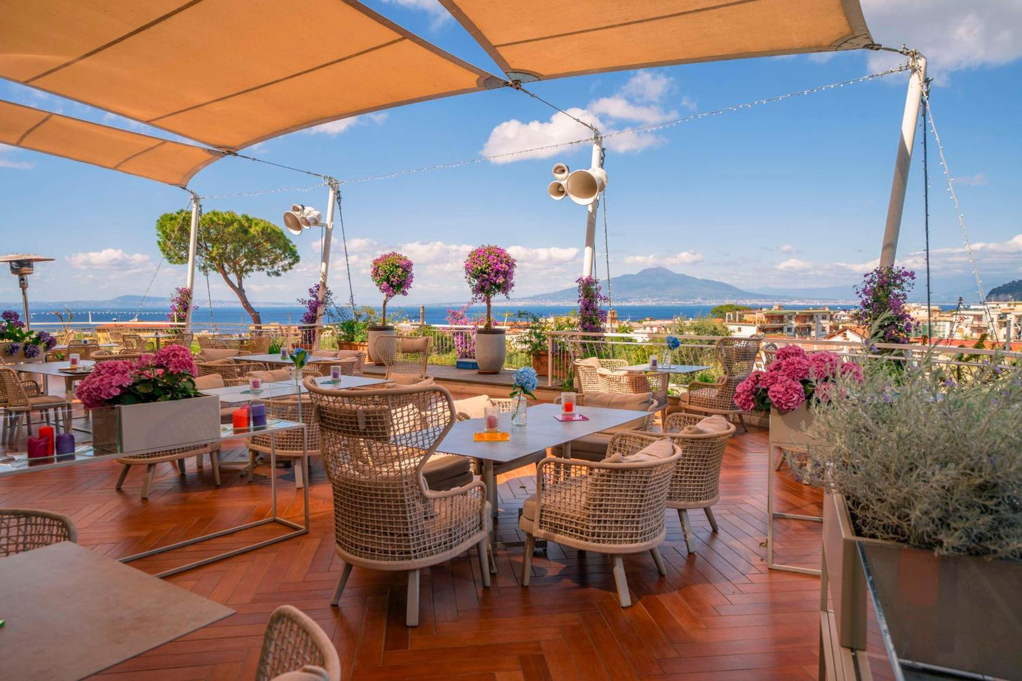 Hilton Sorrento Palace Bagian luar foto