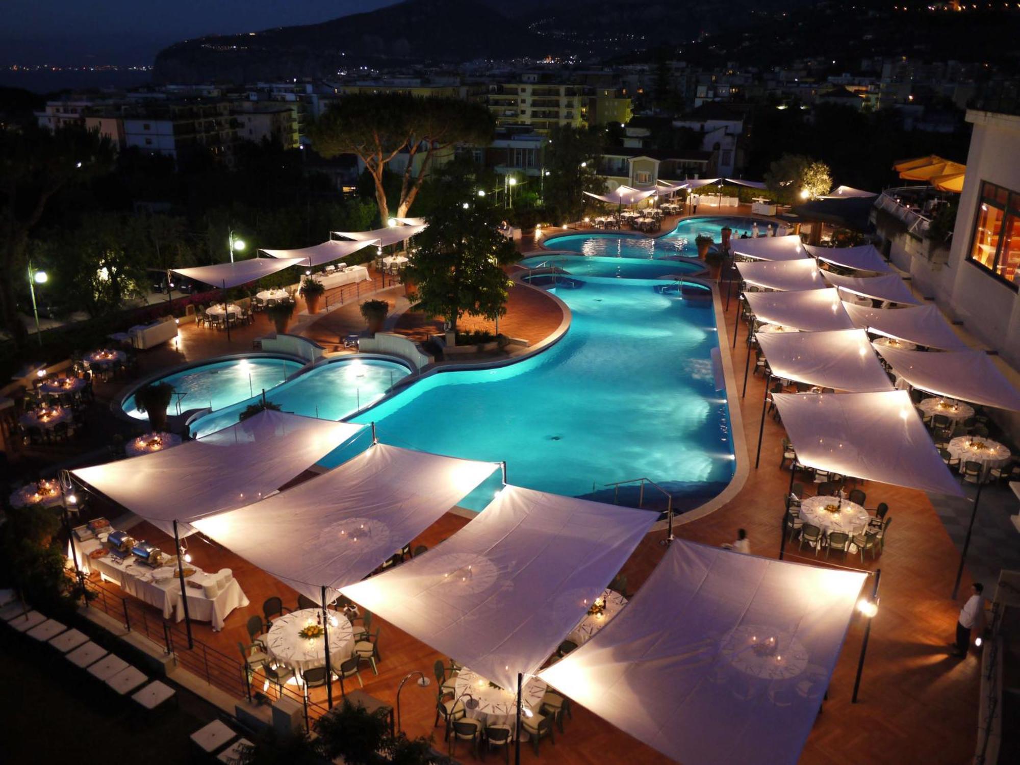 Hilton Sorrento Palace Bagian luar foto