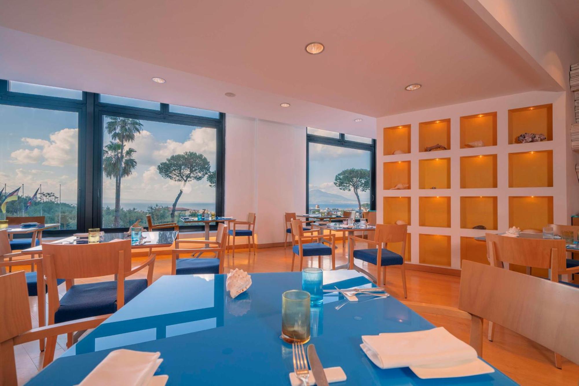 Hilton Sorrento Palace Bagian luar foto