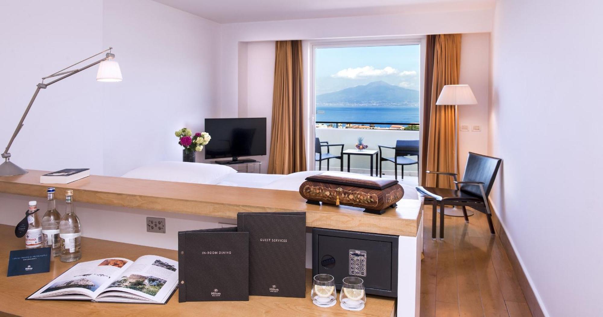 Hilton Sorrento Palace Bagian luar foto