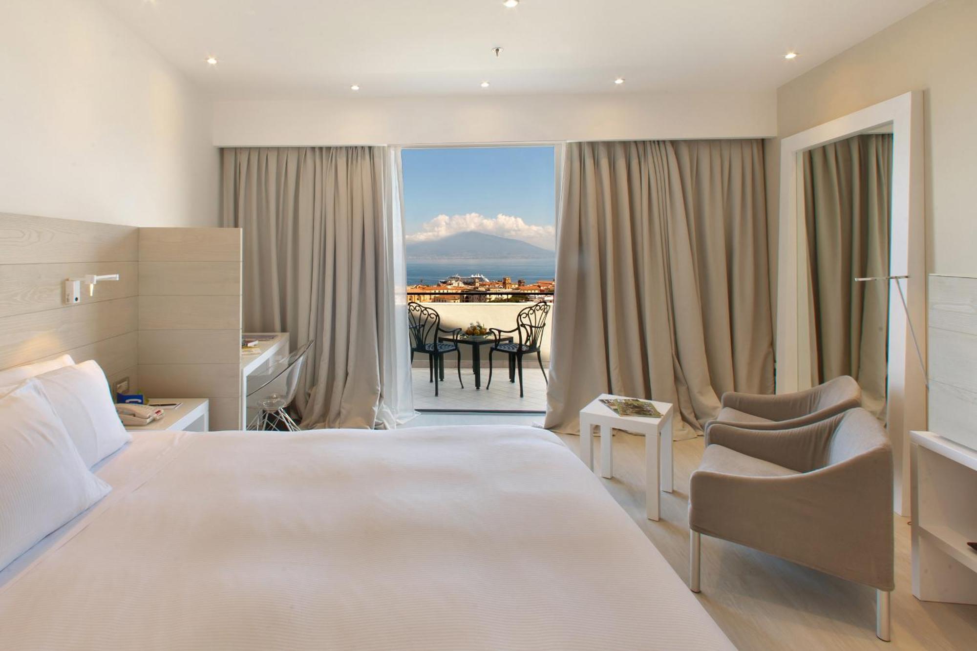 Hilton Sorrento Palace Bagian luar foto